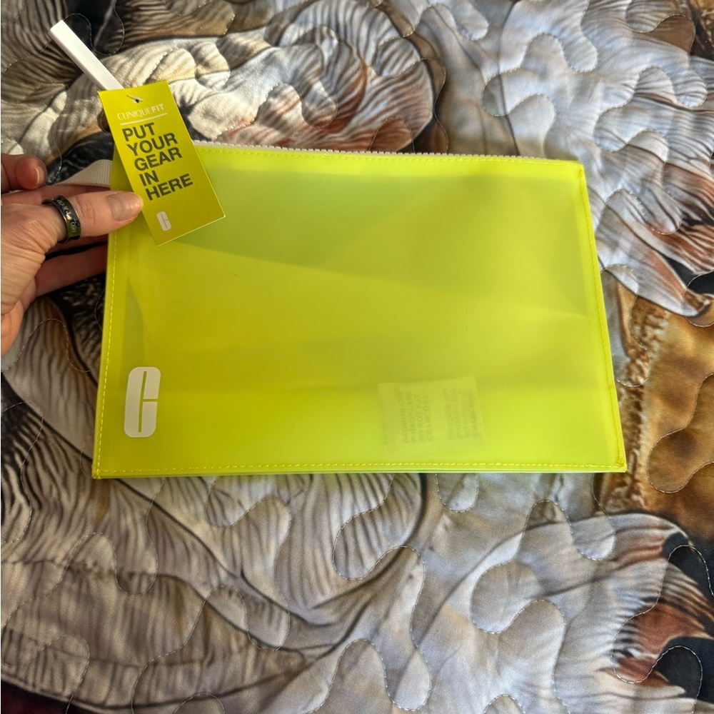 FREE w/ANY PURCHASE‼️ NWT Clinique Bright Yellow transparent Cosmetic Bag